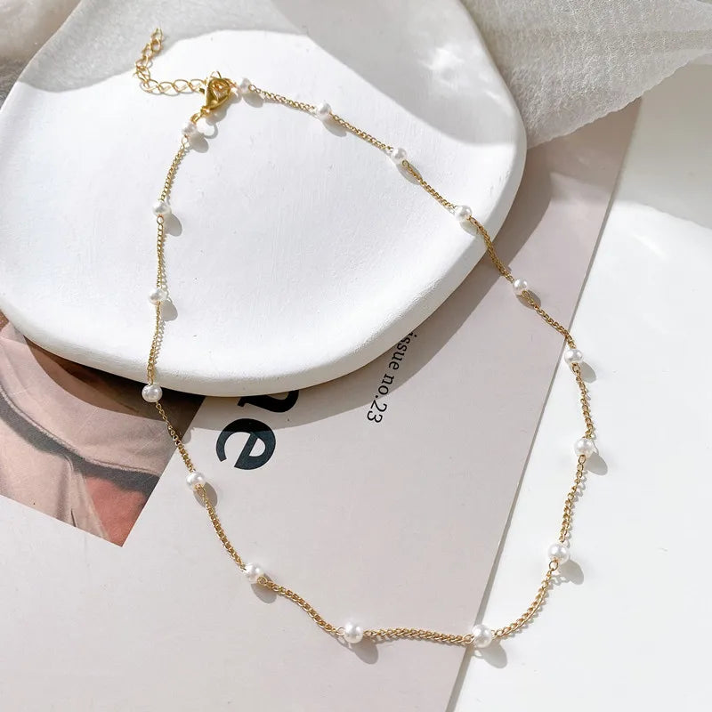 Soft Pearl Pendant Choker