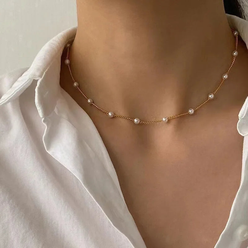 Soft Pearl Pendant Choker