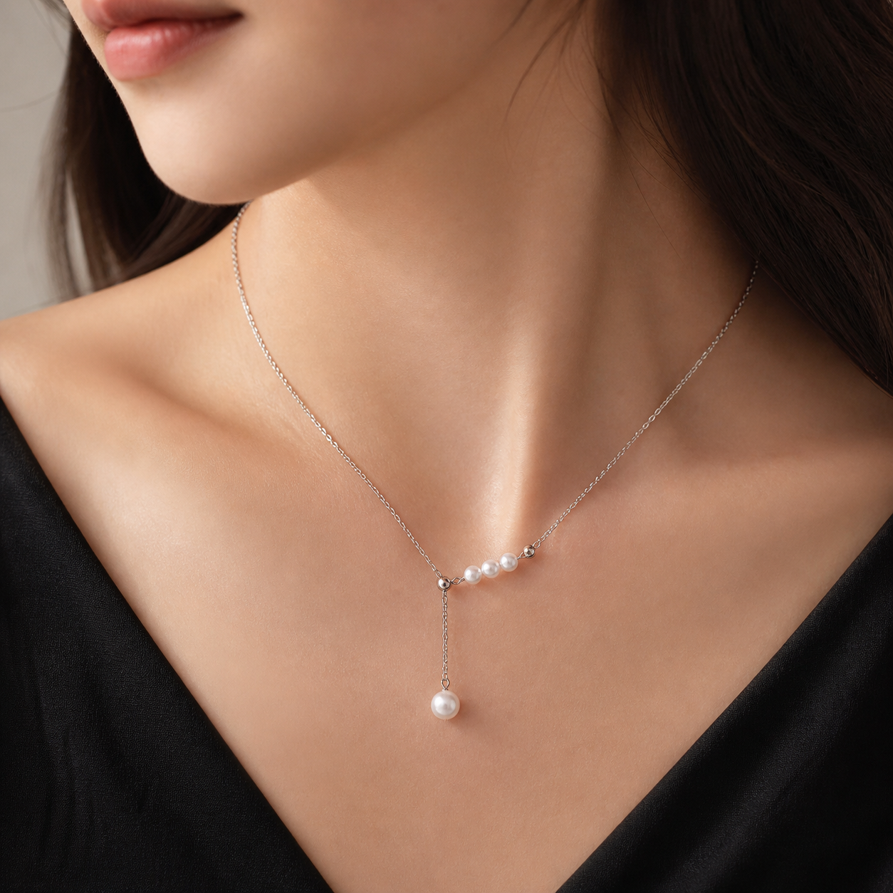 Soft Pearl Pendant Choker